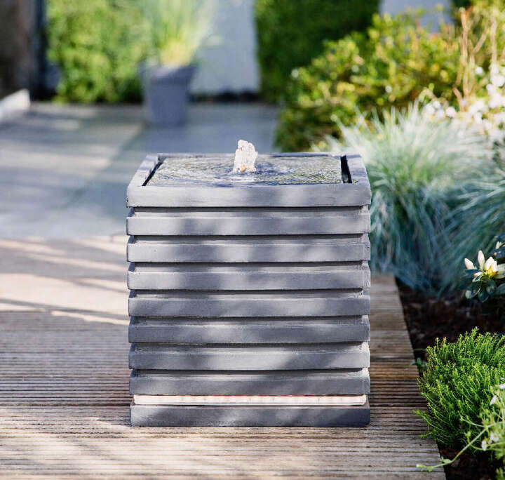 LUMINEO Springbrunnen auf terrasse 1200x1140